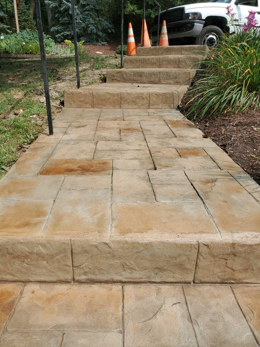 Ashlar stamped concrete walkway with matching steps in Allegheny County, PA
